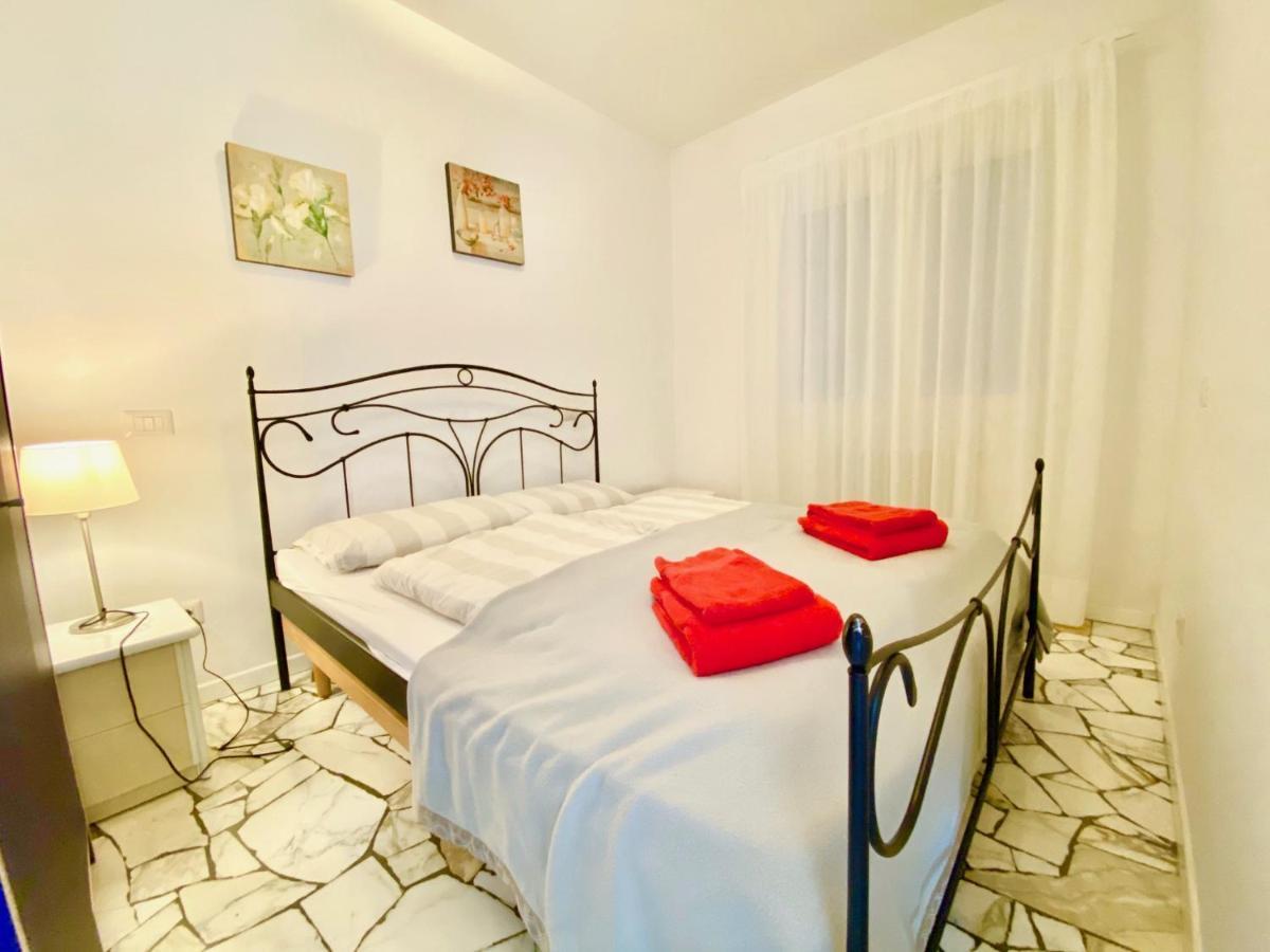 Appartamento Buresso Porto Valtravaglia Esterno foto